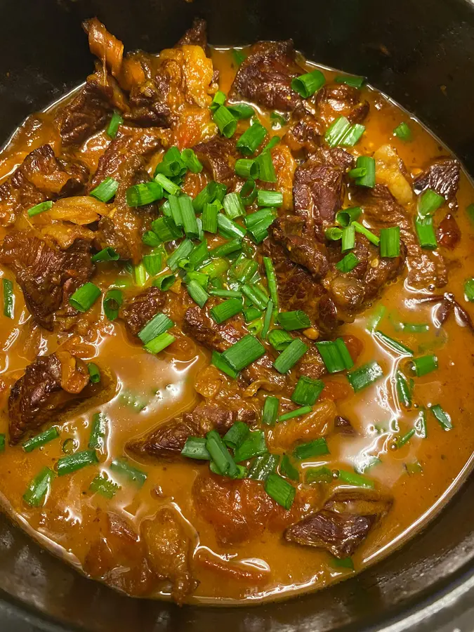 I can eat three bowls of rice with this stewed beef brisket with tomatoes!