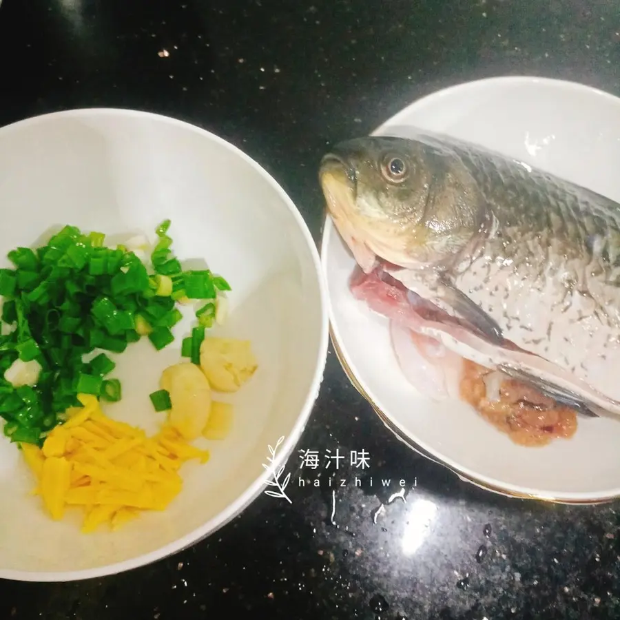 Zero failure braised crucian carp step 0