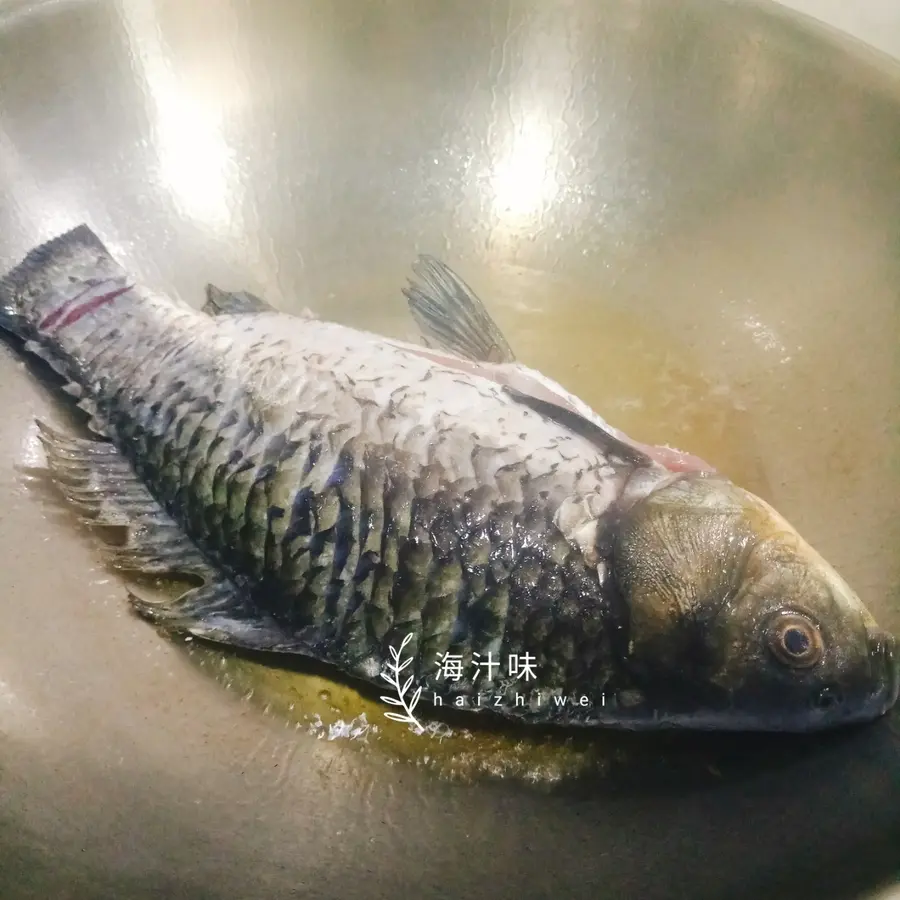 Zero failure braised crucian carp step 0