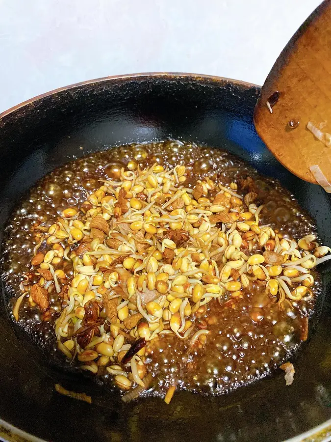 Super side meal: soybean sprouts fried meat - fruit and fruit kitchen step 0