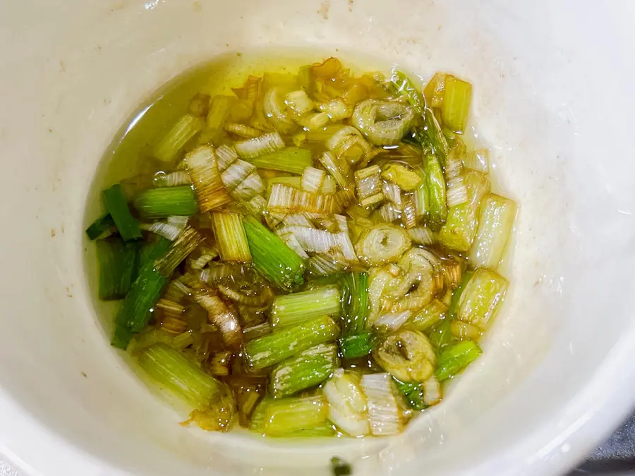 The most fragrant stewed chicken in scallion oil ever step 0