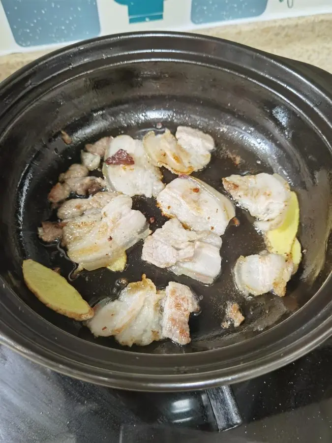 Bake yellow croaker in a casserole without putting a drop of water step 0