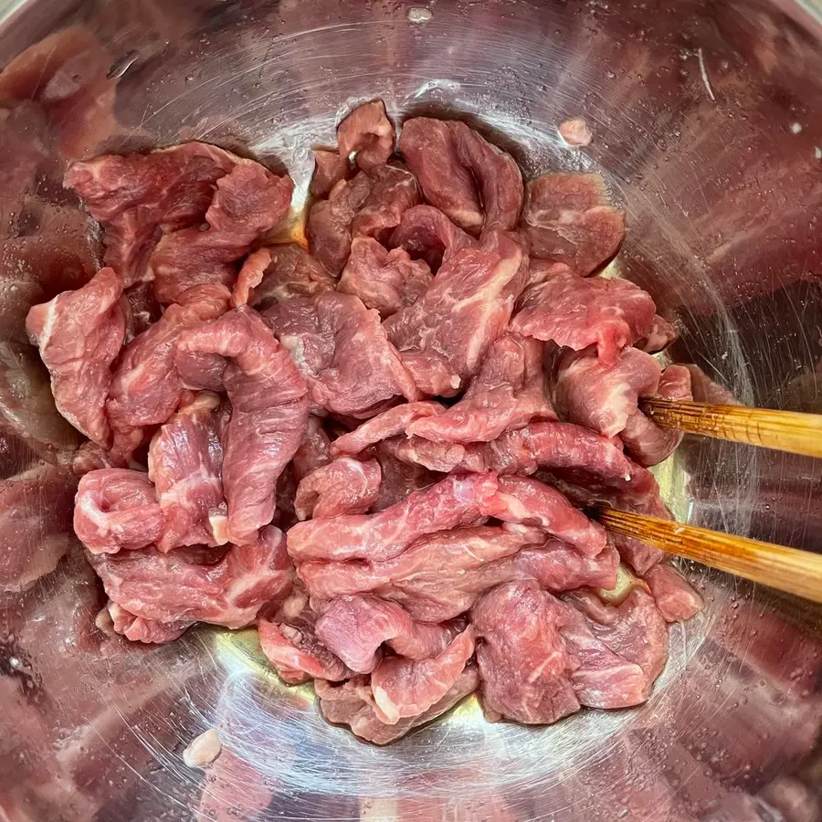 Home-style stir-fried beef (tender and smooth) step 0