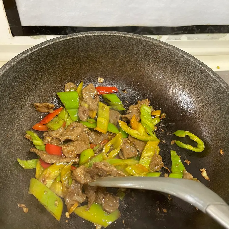 Home-style stir-fried beef (tender and smooth) step 0