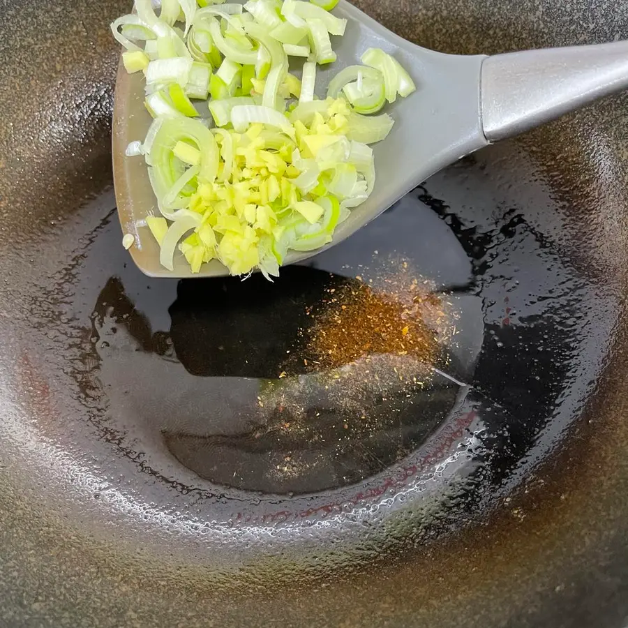 Home-style stir-fried beef (tender and smooth) step 0