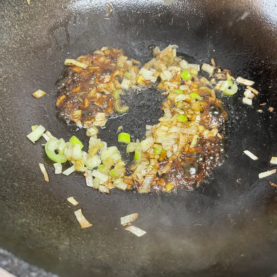 Home-style stir-fried beef (tender and smooth) step 0