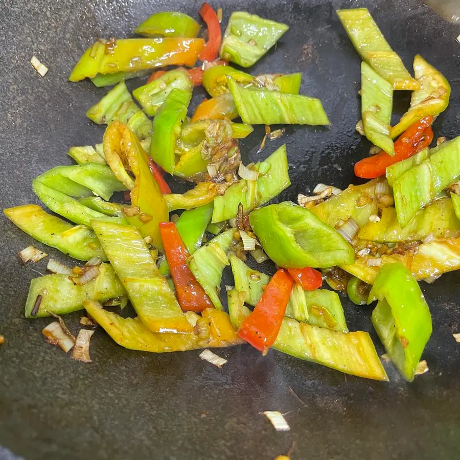 Home-style stir-fried beef (tender and smooth) step 0