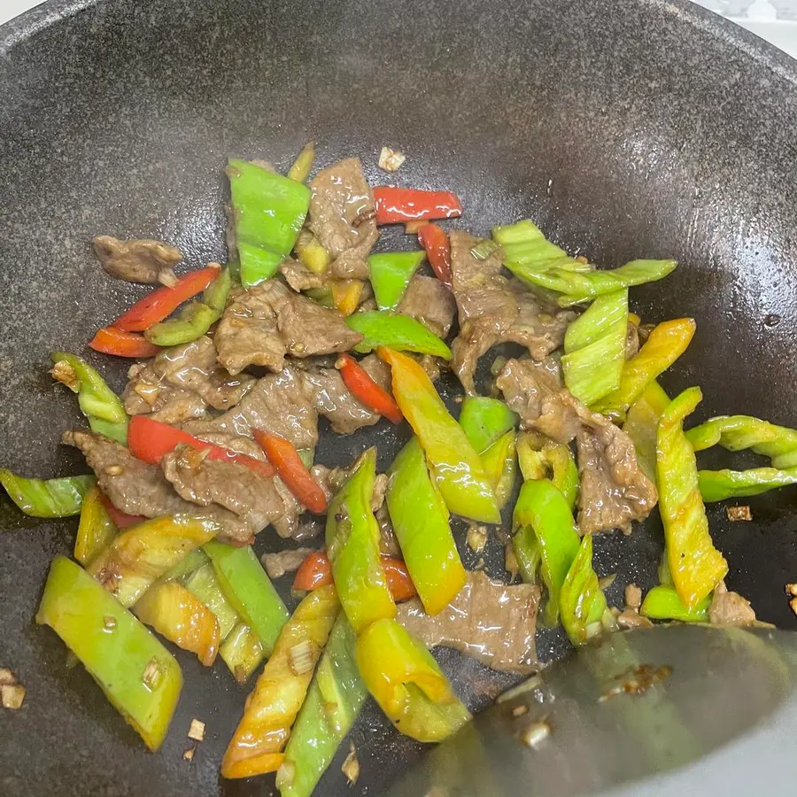 Home-style stir-fried beef (tender and smooth) step 0