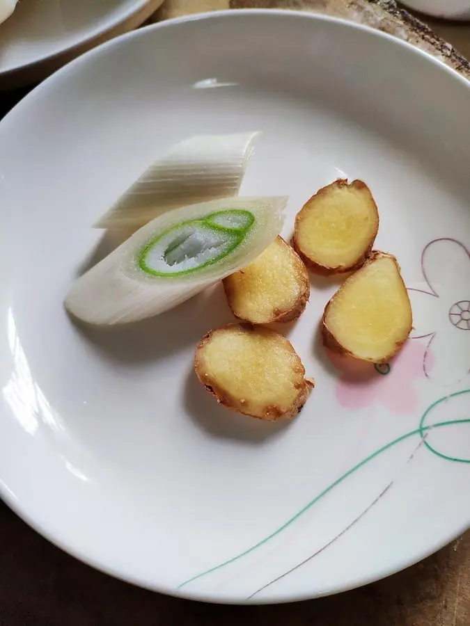 Stewed pork ribs with radish - lazy soup in autumn and winter step 0