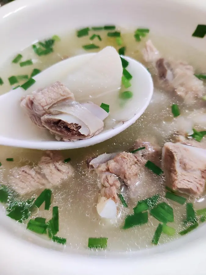 Stewed pork ribs with radish - lazy soup in autumn and winter step 0