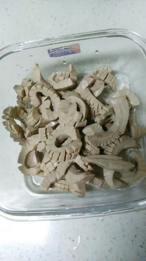 Stir-fried kidney flower (including pork loin treatment and deodorization method) step 0