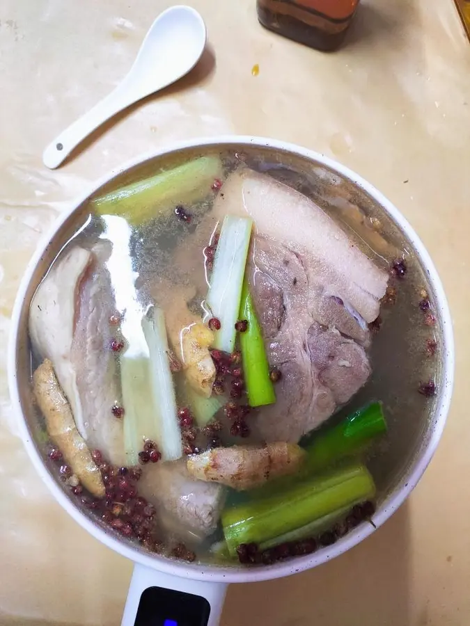 Simple, easy-to-make, fragrant but not greasy white meat with garlic (boiled pork) step 0