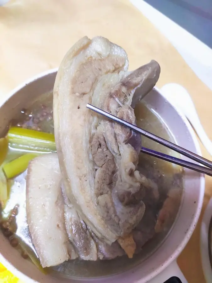 Simple, easy-to-make, fragrant but not greasy white meat with garlic (boiled pork)