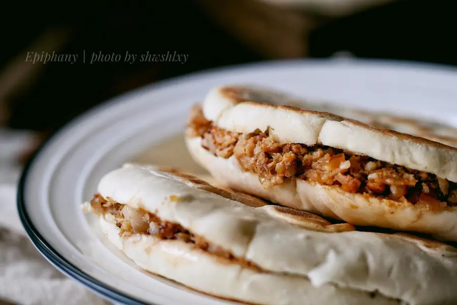 Xi'an people teach you to make authentic meat sandwich buns step 0