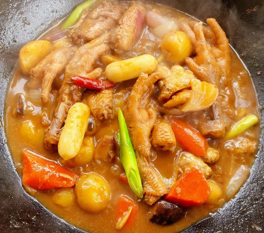 Homemade chicken feet claypot step 0