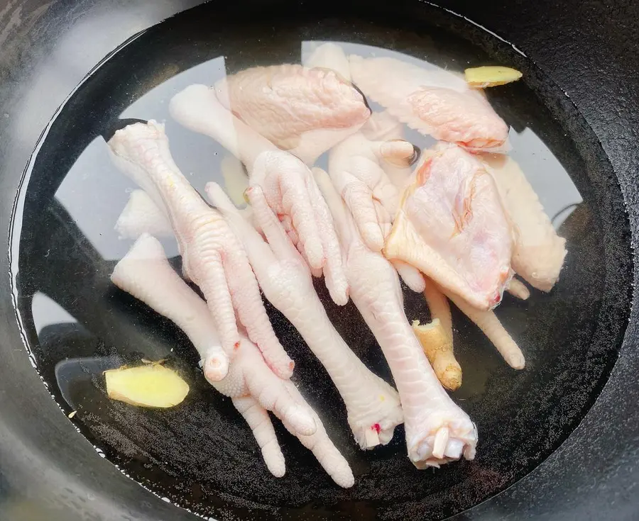 Homemade chicken feet claypot step 0