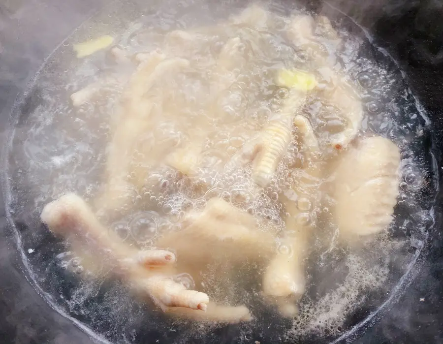 Homemade chicken feet claypot step 0