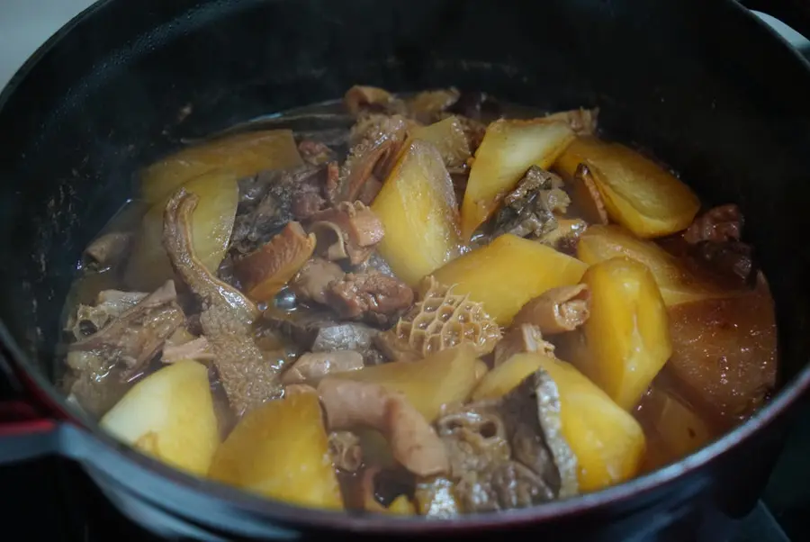 Cantonese radish beef offal pot step 0