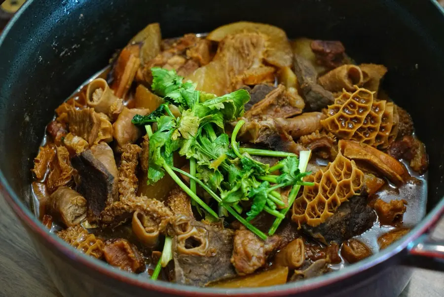 Cantonese radish beef offal pot