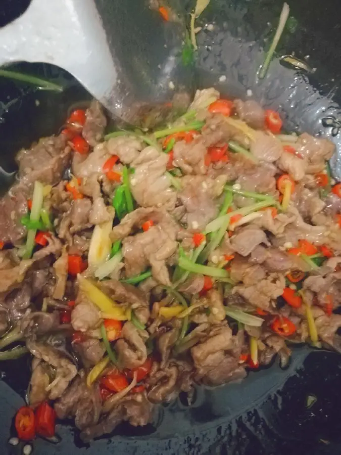 Stir-fried beef (super delicious that can also be made by whites!!) ï¼‰ step 0