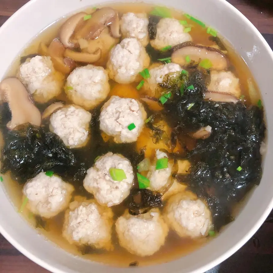 The pork meatball soup  is super delicious  step 0