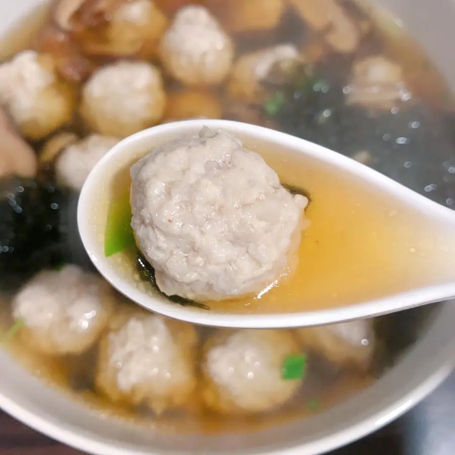 The pork meatball soup  is super delicious  step 0