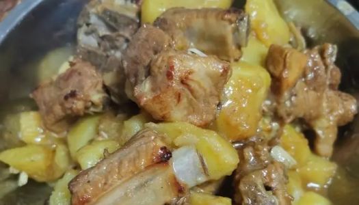 Pork ribs stewed with potatoes (home style)