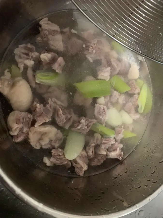 A braised beef brisket pot that can eat three bowls of rice step 0