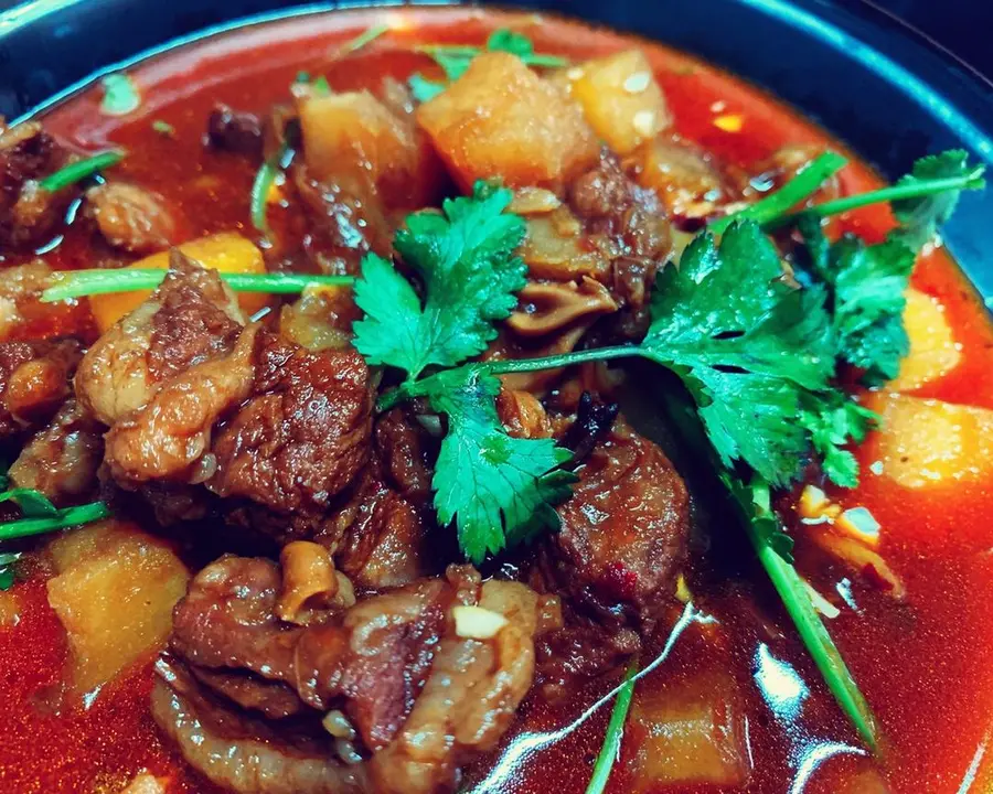 A braised beef brisket pot that can eat three bowls of rice