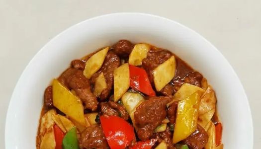 Stir-fried beef with white sauce