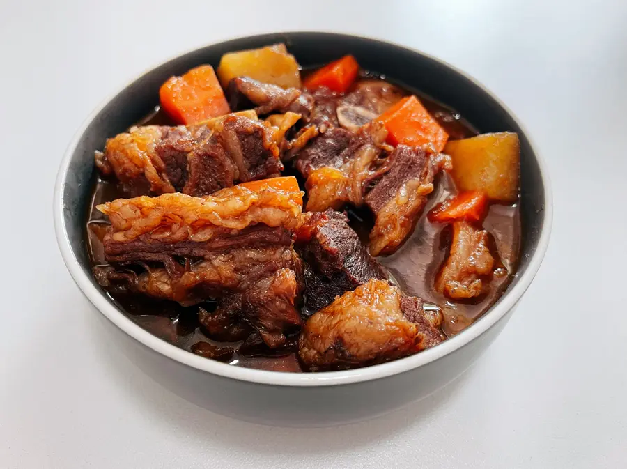 Braised beef rib slices without any spices