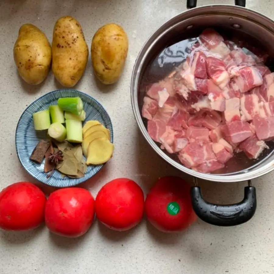 Gold medal  stewed brisket with tomatoes and potatoes step 0