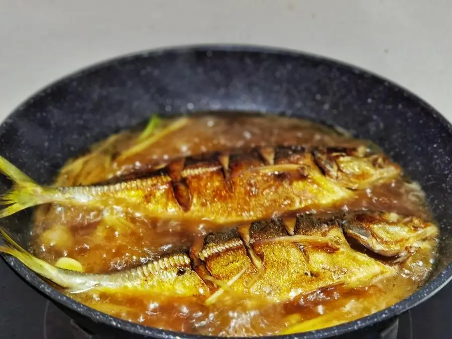 Braised yellowtail  step 0