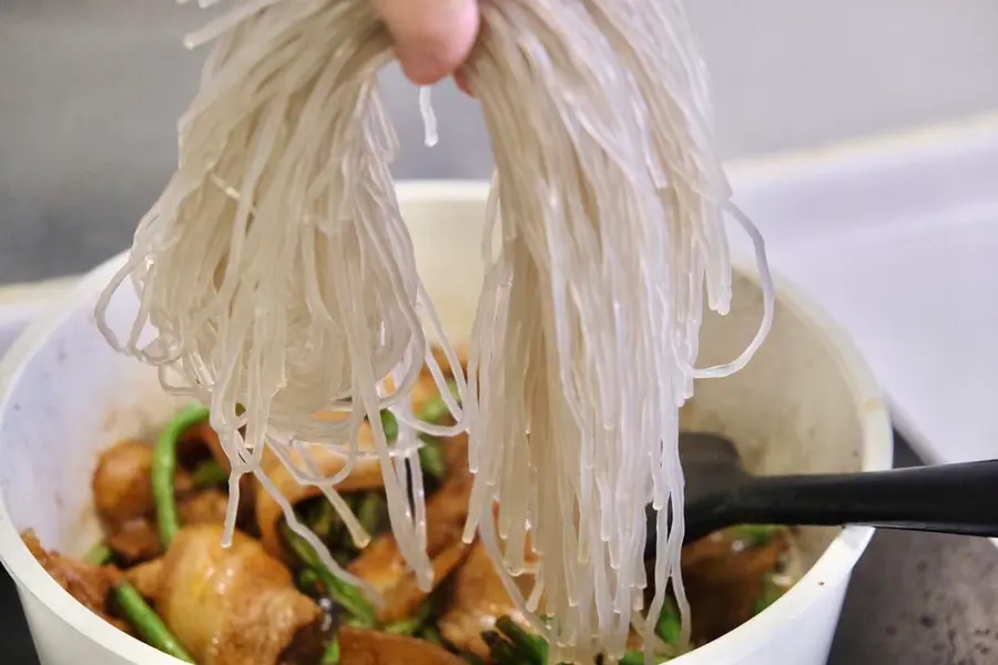 Giant fragrant pork belly stewed noodles!! Vermicelli is better than meat!! step 0