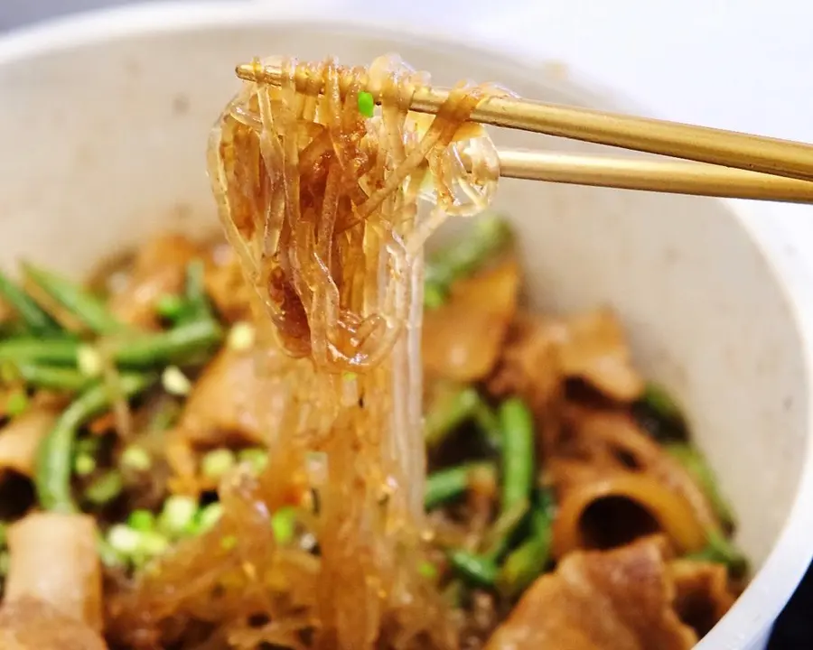 Giant fragrant pork belly stewed noodles!! Vermicelli is better than meat!!