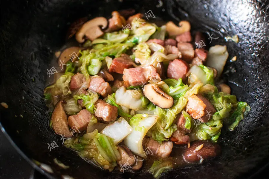 Bacon, shiitake mushrooms, Chinese cabbage|Simple and quick to eat step 0