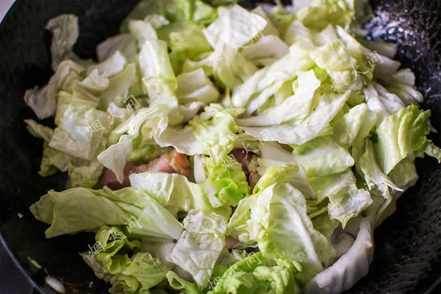 Bacon, shiitake mushrooms, Chinese cabbage|Simple and quick to eat step 0