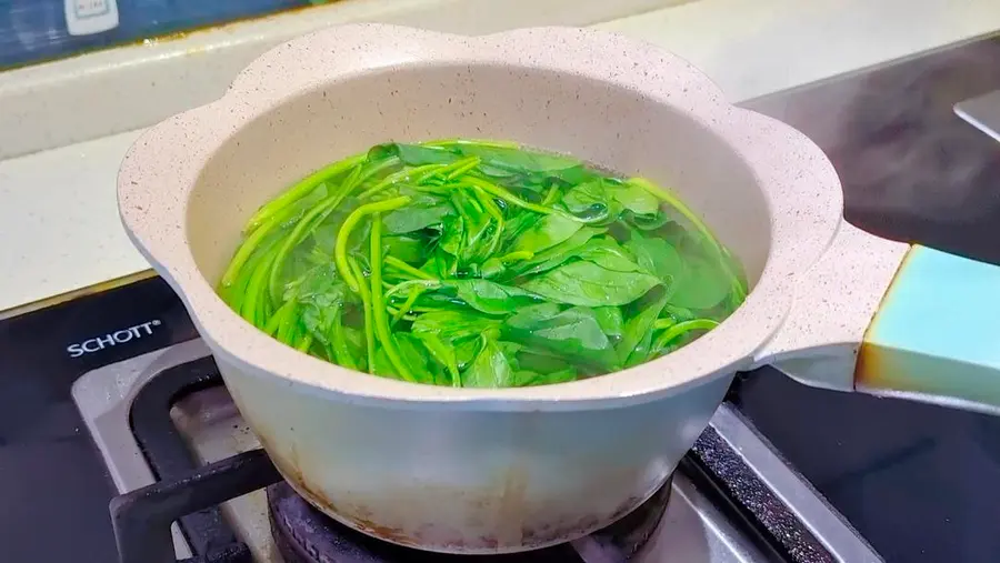 Spinach egg rolls step 0