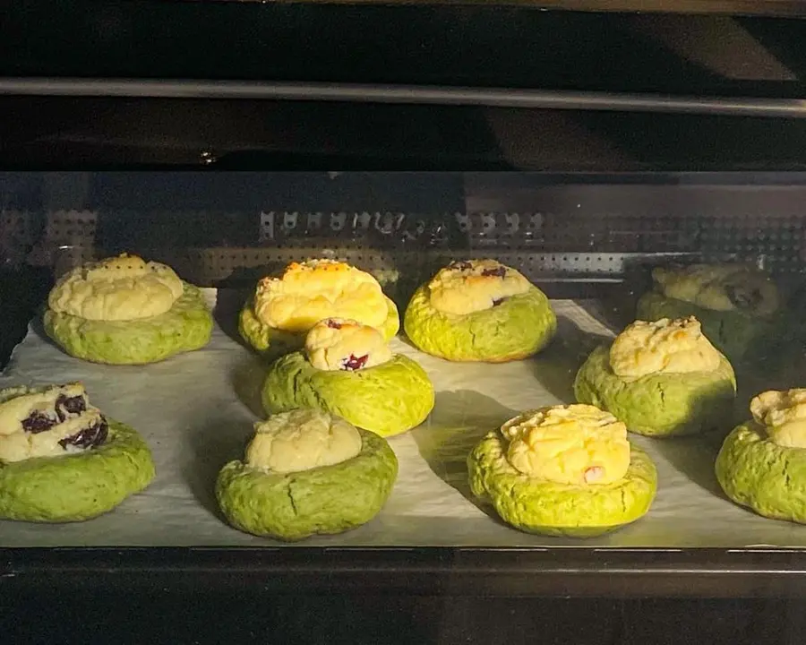 If you have a hand, you will â—ï¸ beg the sisters to try this matcha cheese scone (fast consumption cream cheese) step 0