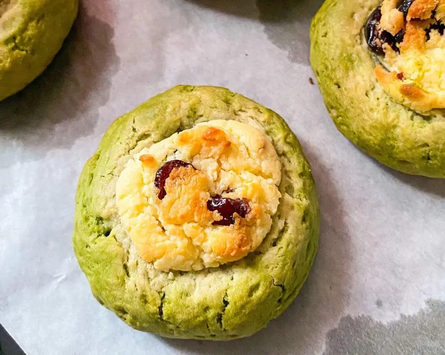 If you have a hand, you will â—ï¸ beg the sisters to try this matcha cheese scone (fast consumption cream cheese) step 0