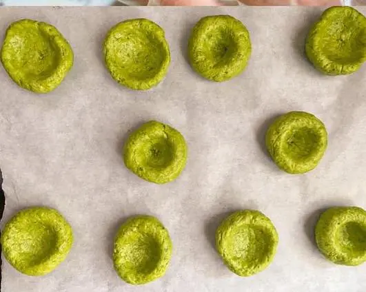 If you have a hand, you will â—ï¸ beg the sisters to try this matcha cheese scone (fast consumption cream cheese) step 0