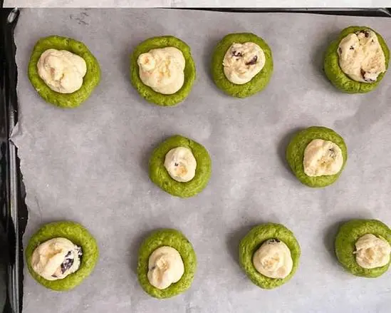 If you have a hand, you will â—ï¸ beg the sisters to try this matcha cheese scone (fast consumption cream cheese) step 0