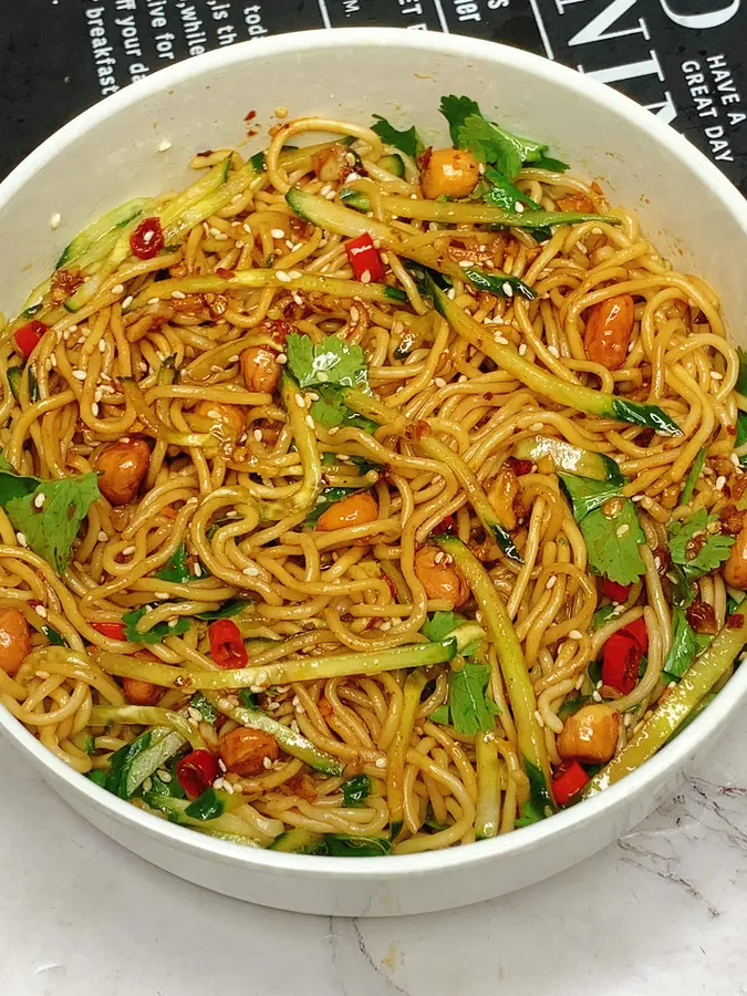 Simple cold noodles only take five minutes, and the joy of food is worth it~