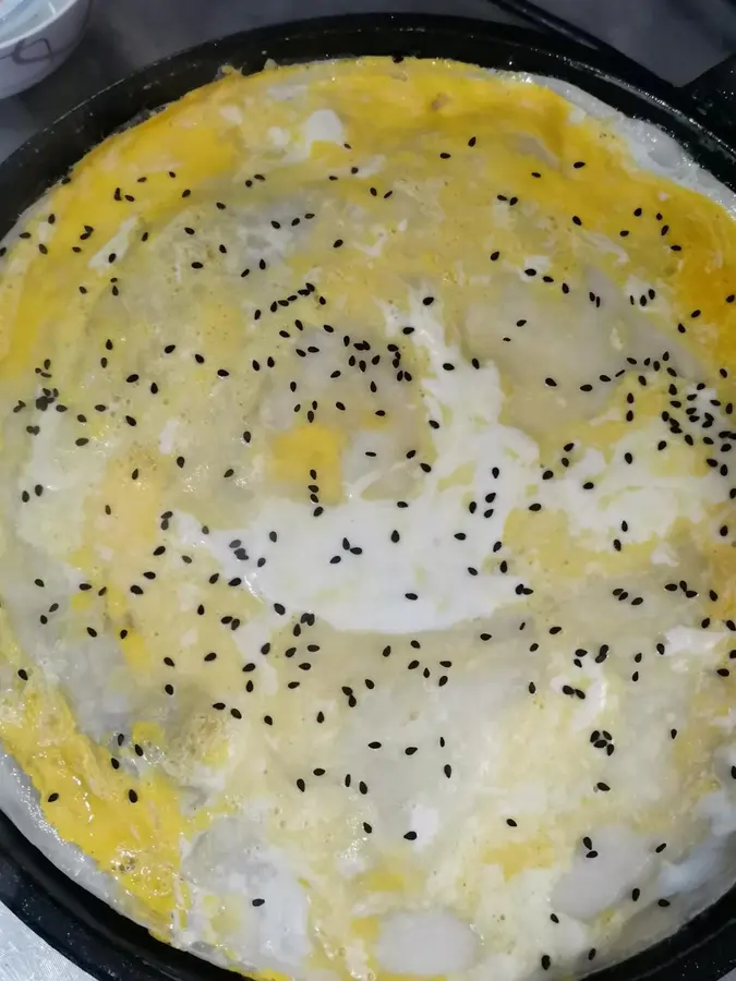 Simple and delicious omelette for students' breakfast step 0