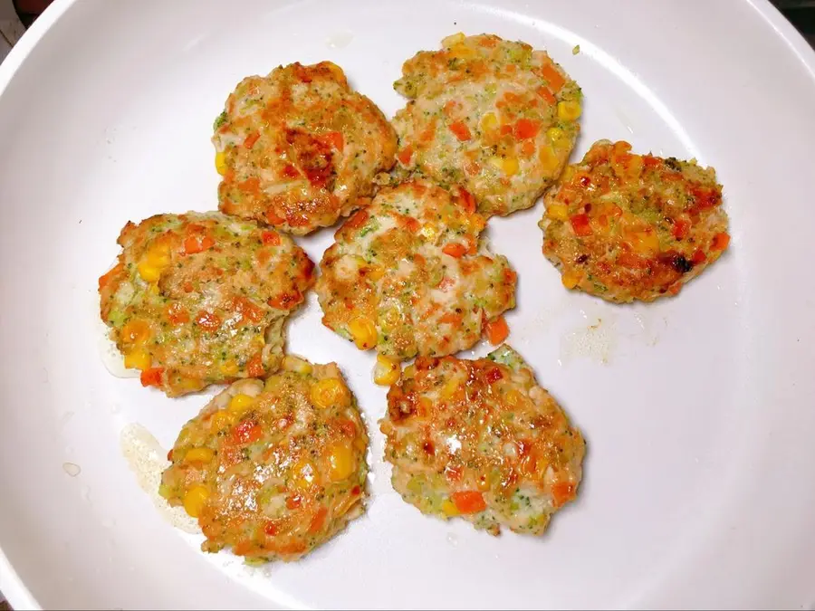 Diet meal low-fat chicken breast patties step 0