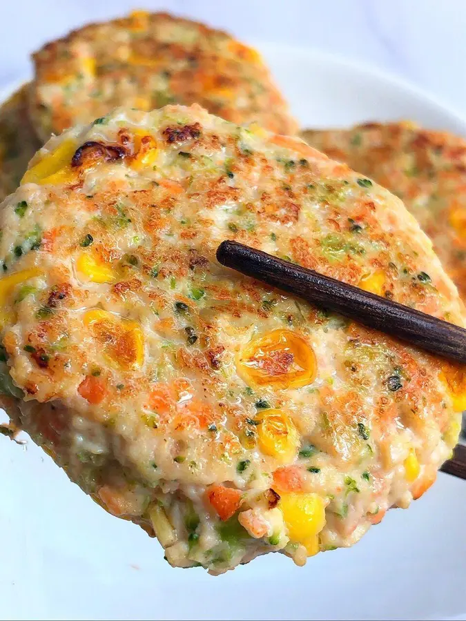 Diet meal low-fat chicken breast patties