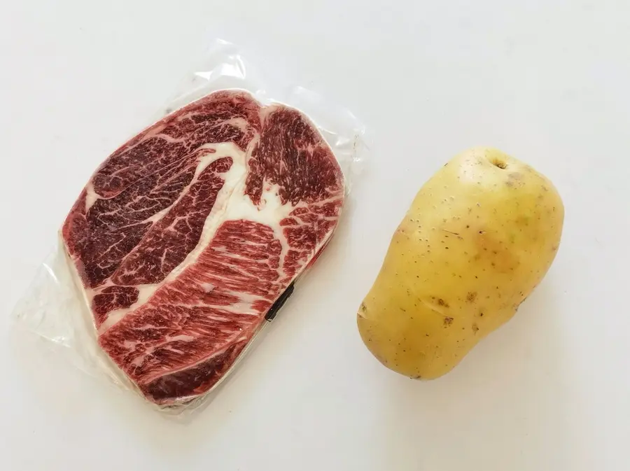 Tender and juicy! !ï¸ Addictive steak potato frying pan in one ãŠ™ï¸ bite step 0