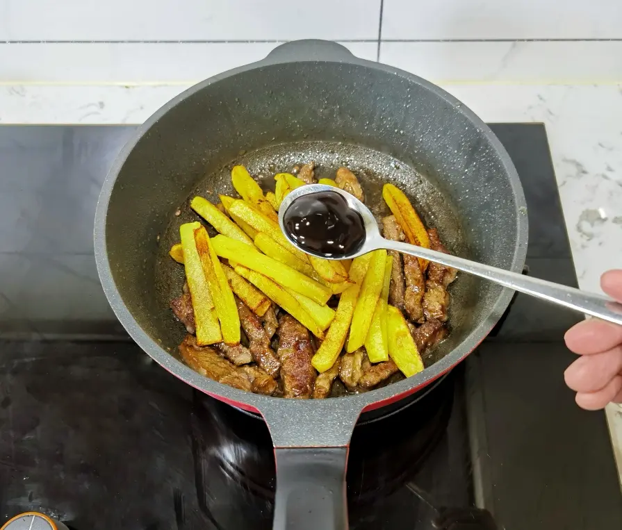 Tender and juicy! !ï¸ Addictive steak potato frying pan in one ãŠ™ï¸ bite step 0