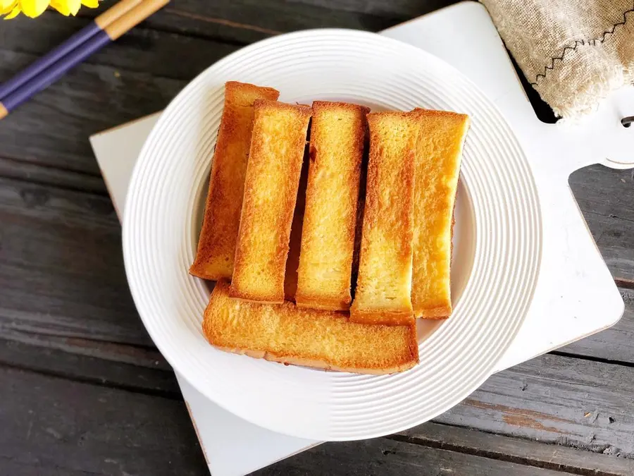 The butter and honey toast strips are eaten in a variety of ways, and the 15-minute fast breakfast is crispy and sweet step 0