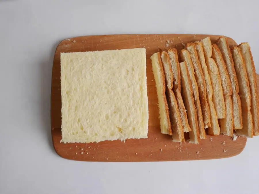 The pan will make â—ï¸ a quick breakfast â—ï¸ meat floss toast roll step 0